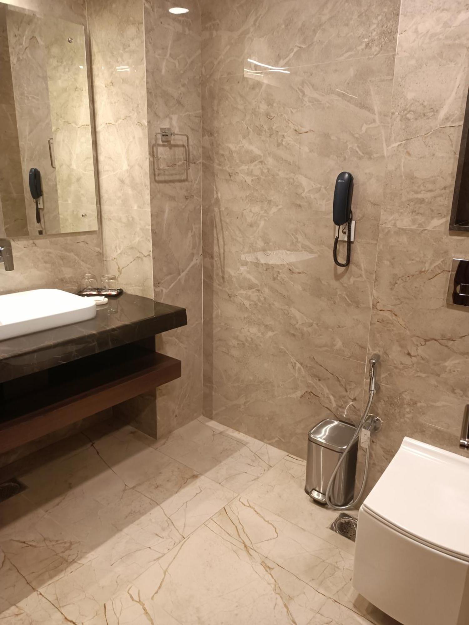 M B Greens Clarks Inn Moradabad Zewnętrze zdjęcie