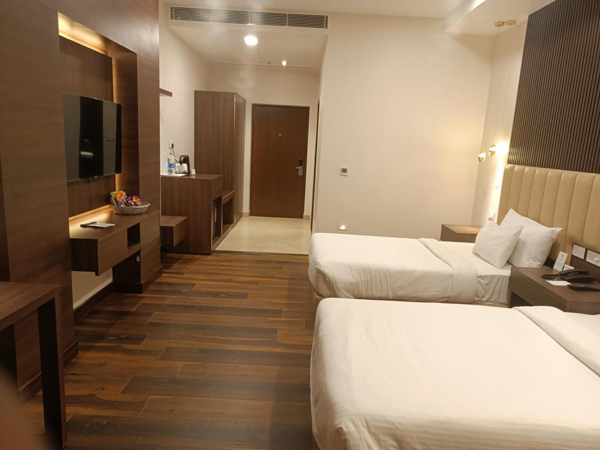 M B Greens Clarks Inn Moradabad Zewnętrze zdjęcie