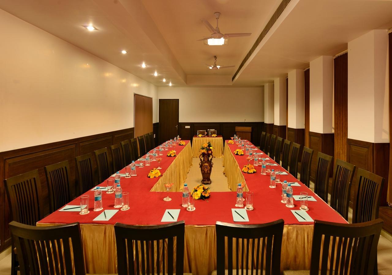 M B Greens Clarks Inn Moradabad Zewnętrze zdjęcie
