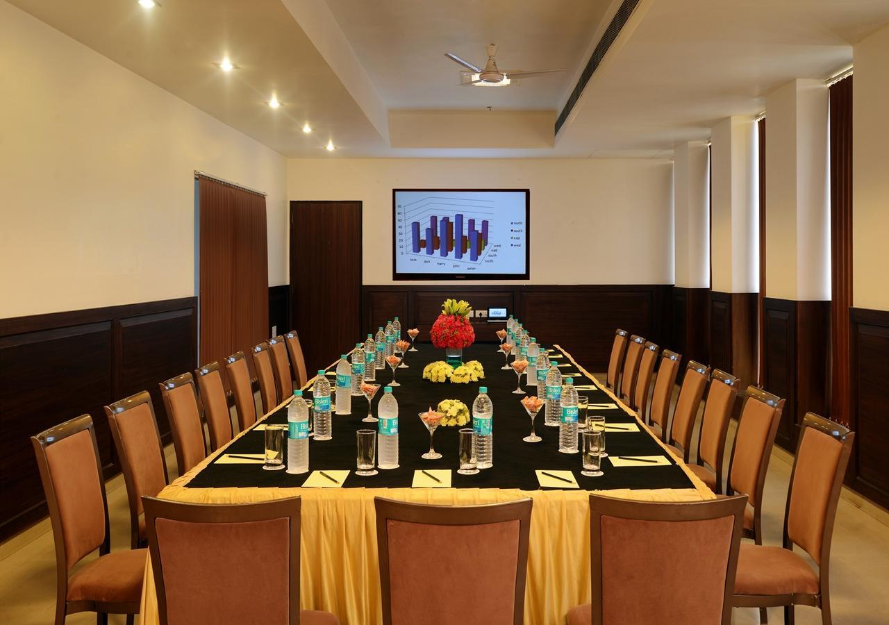 M B Greens Clarks Inn Moradabad Zewnętrze zdjęcie