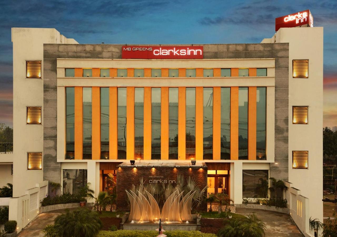 M B Greens Clarks Inn Moradabad Zewnętrze zdjęcie