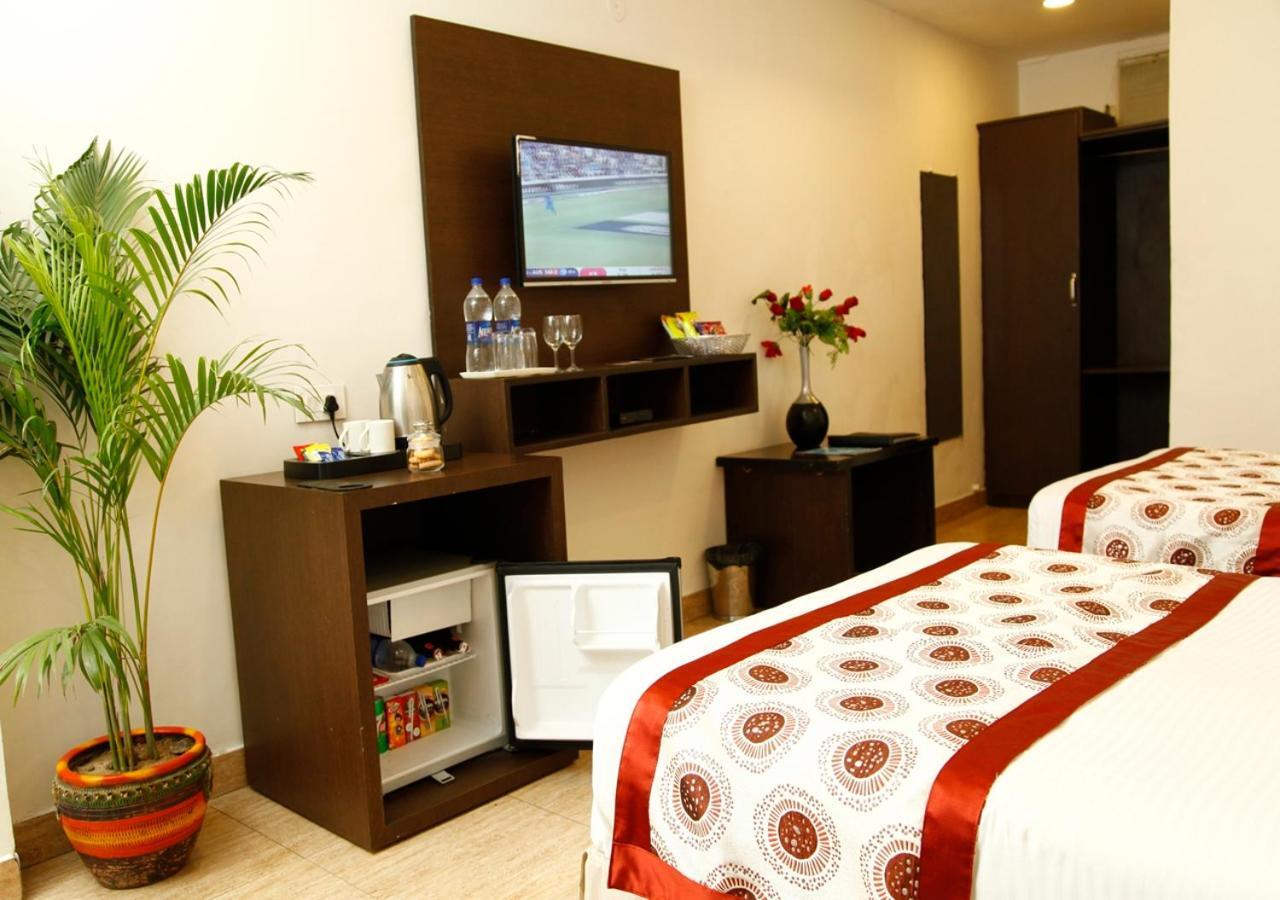 M B Greens Clarks Inn Moradabad Zewnętrze zdjęcie