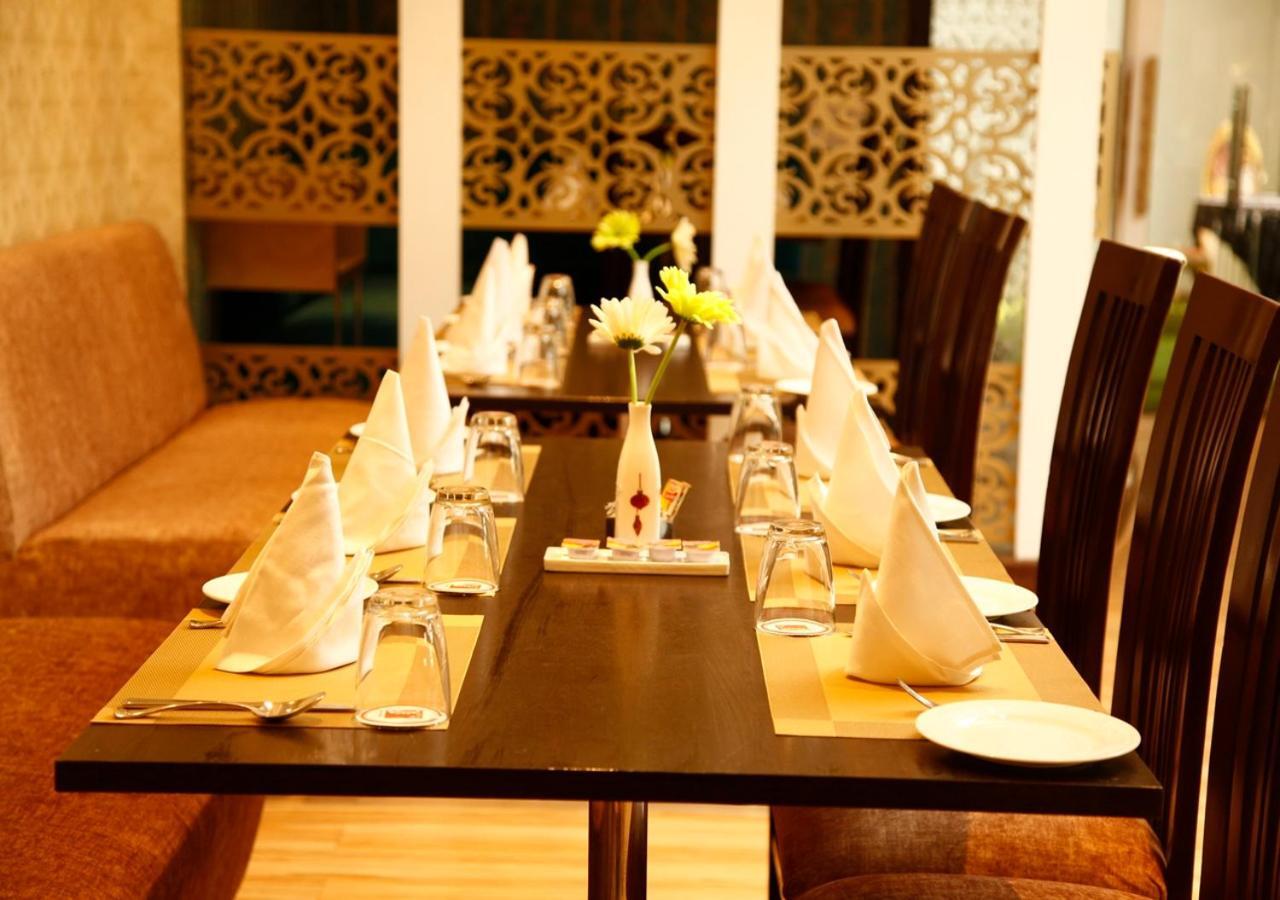 M B Greens Clarks Inn Moradabad Zewnętrze zdjęcie
